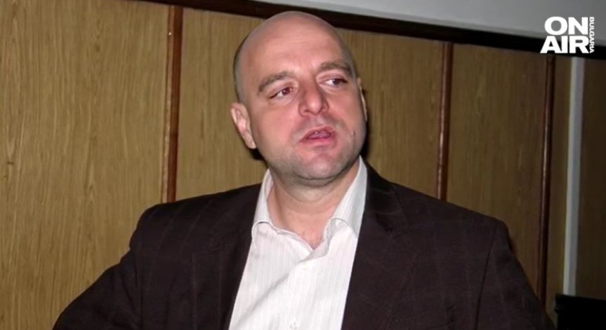 Съпругата на Бисер Михайлов твърди, че е пострадала при битов инцидент, а не при насилие