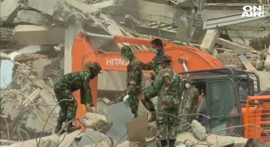 Над 1500 са вече жертвите на мощния трус и цунамито в Индонезия от миналата седмица