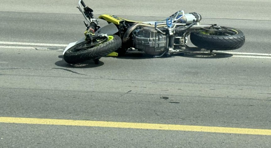 Пострадалият 25-годишен мъж е откаран за преглед в шуменската болница в тежко състояние.