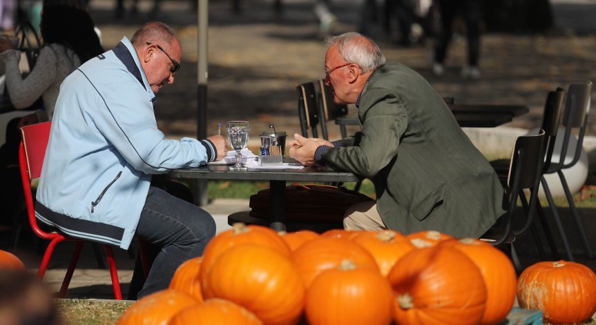 Годишното увеличение е със 103,26 лв.