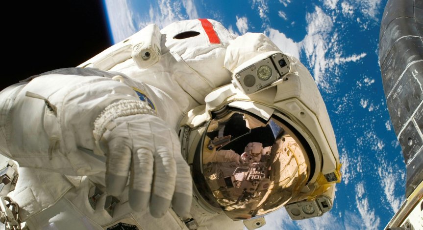 Ограничението се дължи на инцидент по време на космическа разходка през юни.