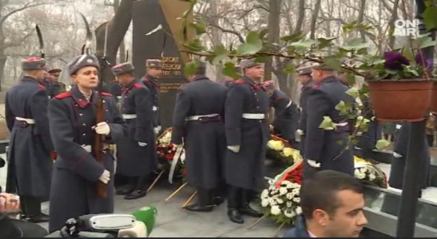 Откриха паметник на Левски в двора на Военната академия в столицата