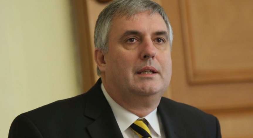 Калфин: Нито лев от заема от 16 млрд. лв. няма да бъде теглен без съгласието на парламента