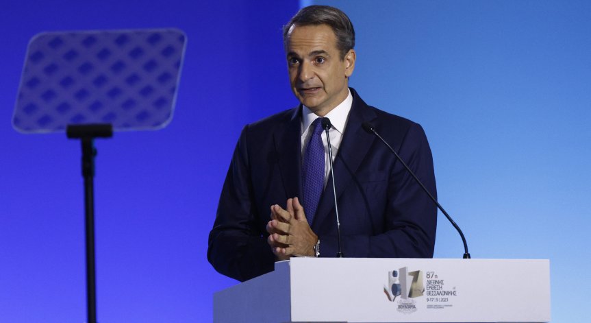 Мицотакис обеща двойно по-голяма държавна помощ след бедствията, вдигат данъците в Гърция