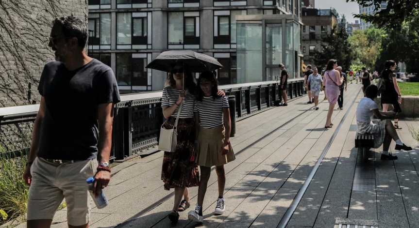 Промените се отразяват още преди раждането и в ранното развитие.