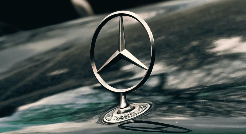 Концептуален автомобил на Mercedes е открит изхвърлен на боклука