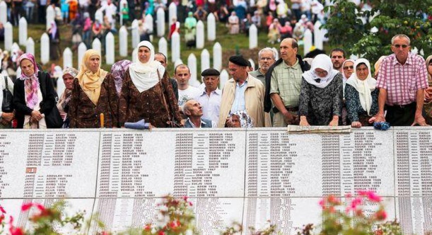 20 години от избиването на 8000 босненски мъже и момчета в Сребреница