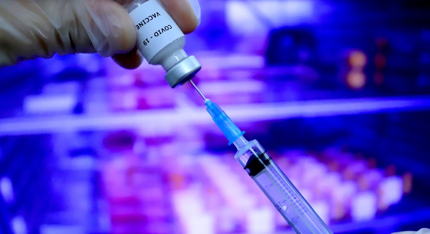 Взимат решение дали да допуснат ваксината на Pfizer и BioNTech