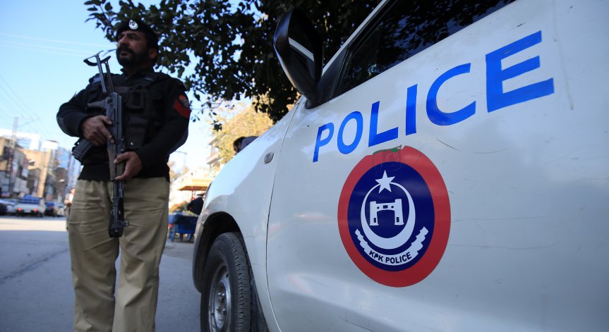 Бащи убиха дъщерите си в Пакистан - едната танцувала, другата се омъжила по любов