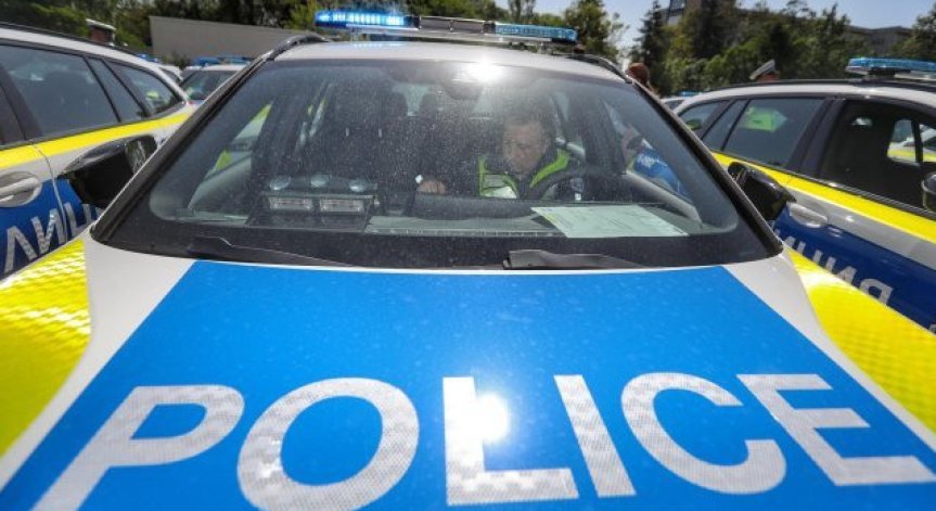 Мъжът е представил фалшива лична карта.