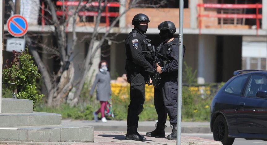 Задържаха обирджията на бензиностанция в Бобов дол