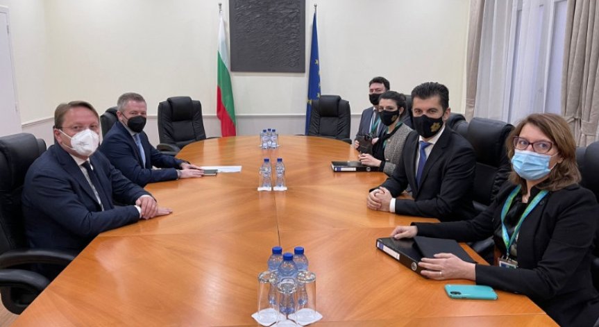 Петков в Брюксел: Разчитаме на помощ от ЕК за правата на българите в РСМ