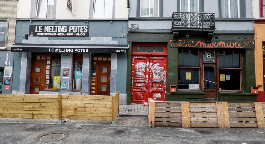 Белгия въвежда вечерен час, затваря барове и ресторанти