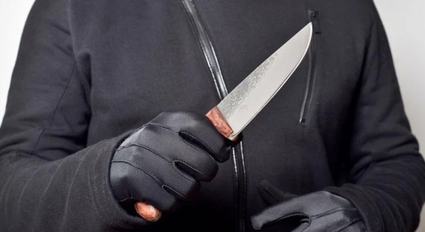 Неизвестен нападна с нож минувачи в Русия, загинаха трима души