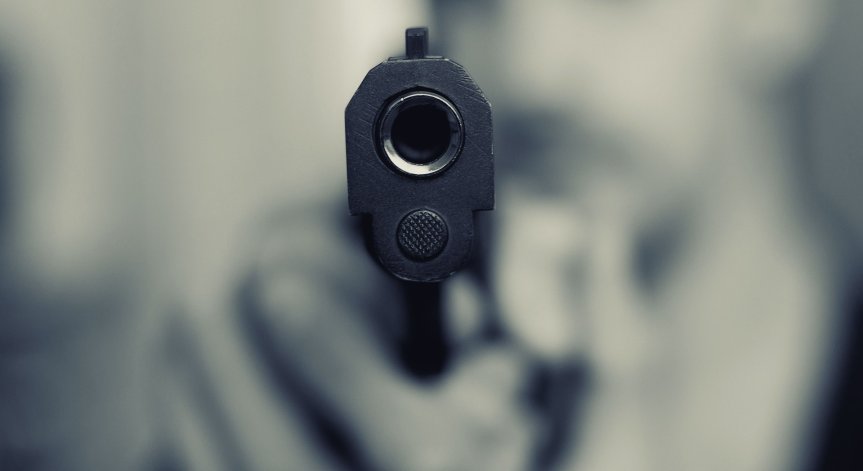 С пистолет в ръка ливанци си търсят спестяванията в банките, превръщат се в герои
