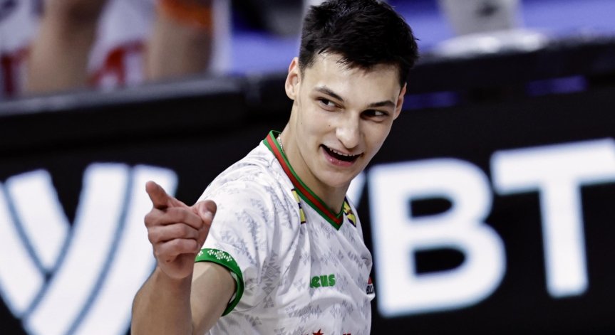 Александър Николов ще играе за волейболен клуб от Иран