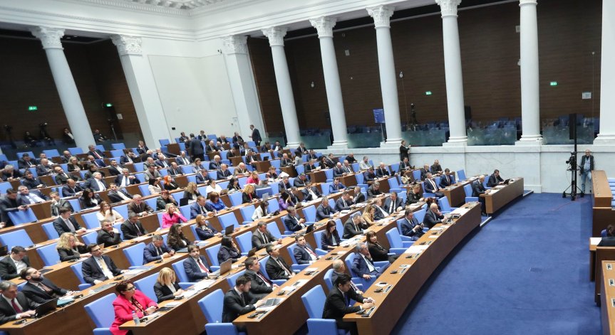 Парламентът заседава извънредно заради Огнян Атанасов - петричкия Ескобар