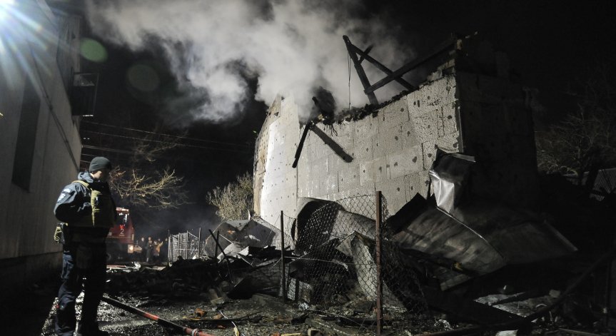 Русия атакува Украйна с 