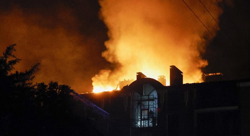 Украйна отвърна с атака по Москва, свалени са два дрона.