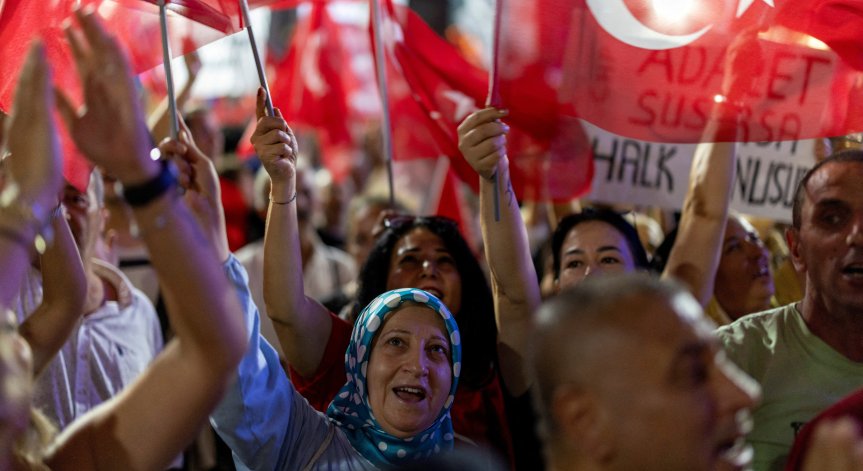 Турция е задържала над 500 души през последната година.