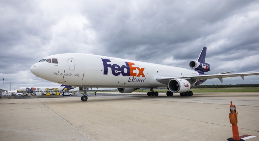 Самолет кацна аварийно 