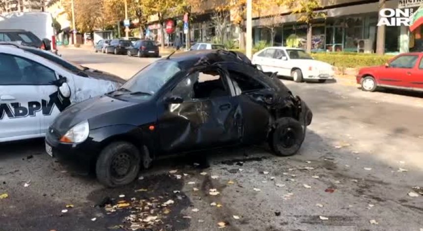 20-годишен катастрофира и потроши 4 паркирани коли във Велико Търново