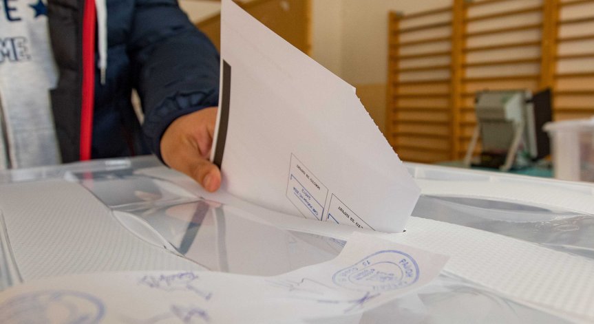 На 8 ноември КС образува конституционно дело по искане на 67 народни представители.