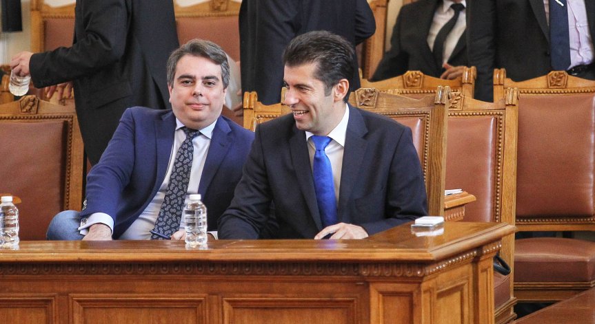 Асен Василев: Нескопосани са мотивите за вота на недоверие