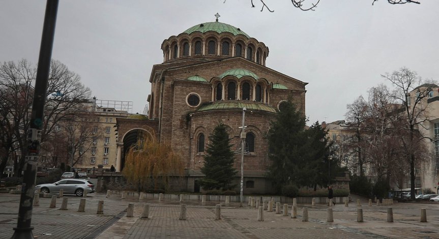 Рецидивист открадна пари от храм 