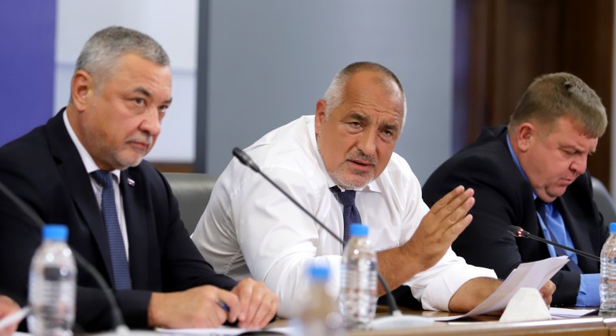 Осигуриха 30% по-високи заплати за борещите се с Ковид-19 на първа линия