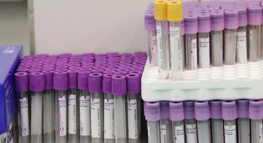 Четвърта вълна на Ковид-19 в Испания, ускоряват ваксинацията 