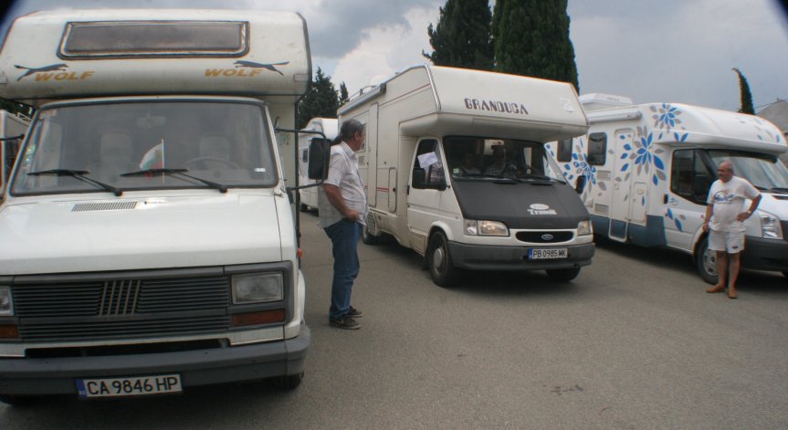 Вносителите на кемпери искат облекчаване на таксите за използване в страната