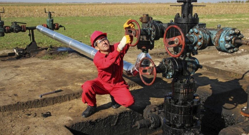 Сурови прогнози за суровия петрол