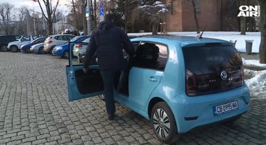Услугата за споделени електромобили вече е активна в София
