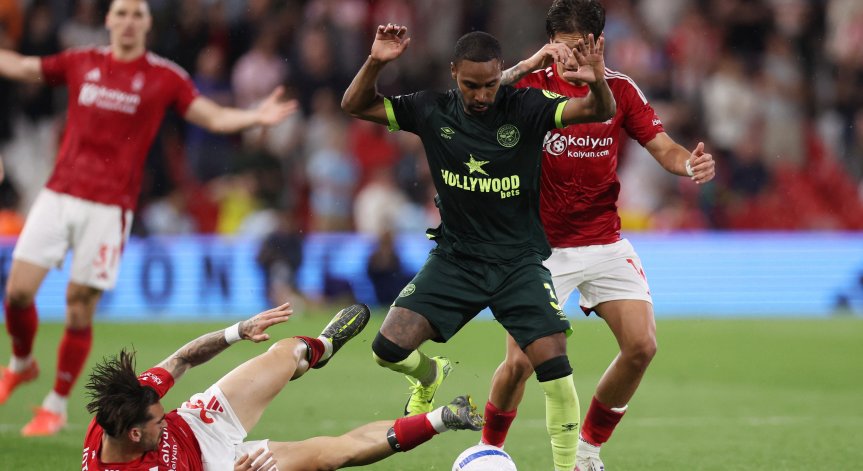 ''Нотингам'' не успя да се възползва от шанса си.