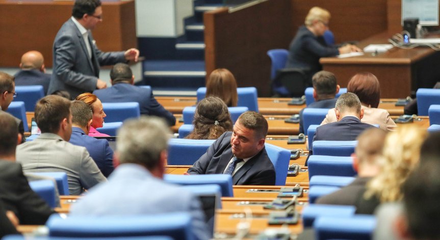 НС извънредно на работа заради Конституцията и машинното гласуване