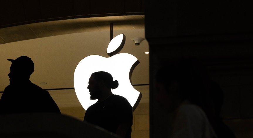 Apple иска да внедри изкуствения интелект на Google в устройствата си