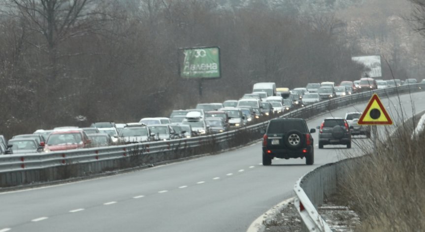 Дълги ремонти на входа на София през 