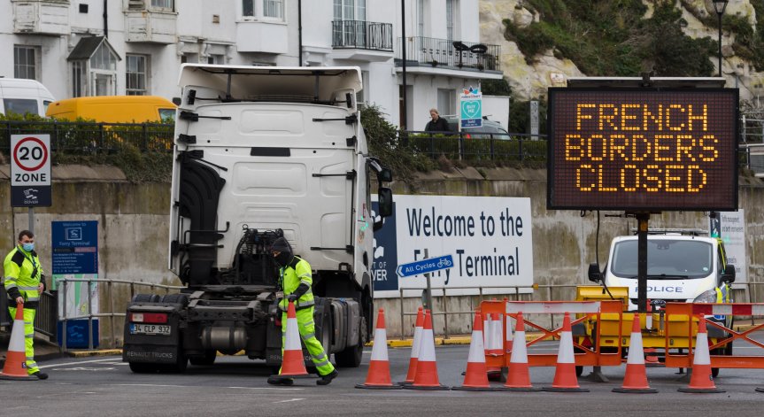 Франция отвори границата с Великобритания, изисква отрицателен PCR
