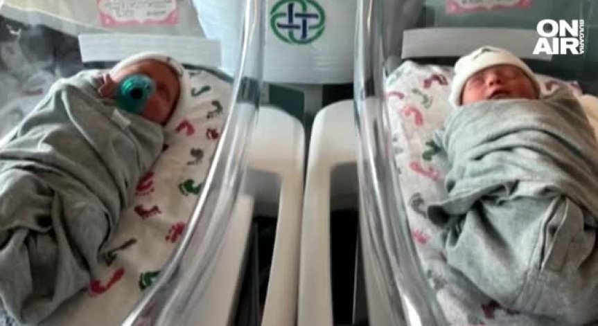 В 23:55 и в 00:01 ч.: Близначки се родиха в две различни години