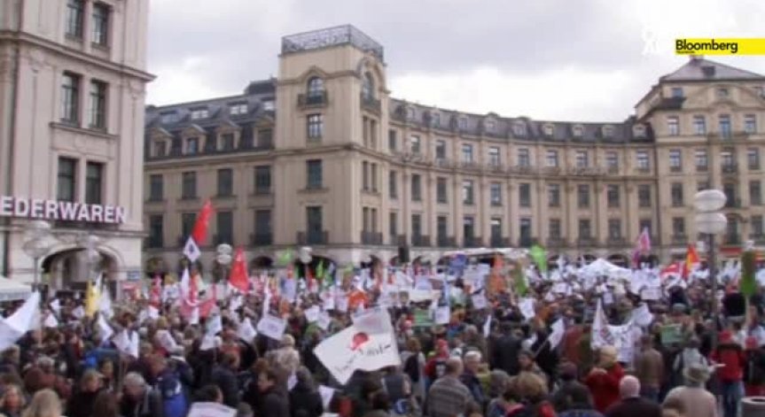 Хиляди в Европа казаха не на споразумението за свободна търговия между САЩ и ЕС