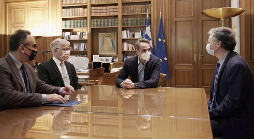 Гърция ще ваксинира всички пълнолетни до началото на юли