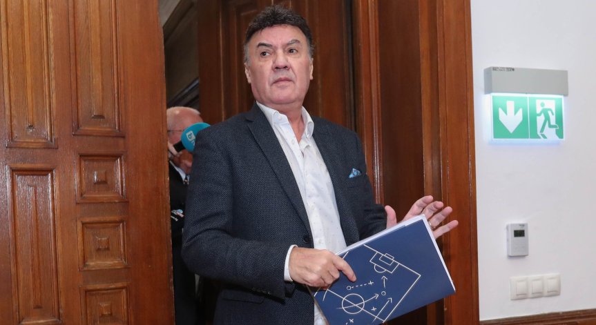 Ще подаде ли оставка Борислав Михайлов? Днес заседава Изпълкомът на БФС