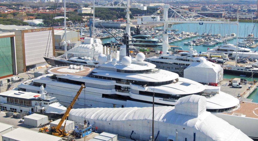 Италия конфискува яхта за 700 млн. долара, за която се твърди, че е на Путин