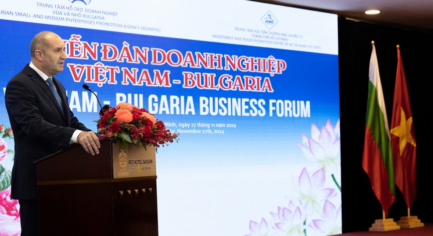 Румен Радев във Виетнам: Можем да си партнираме в производства за трети страни (+СНИМКИ)