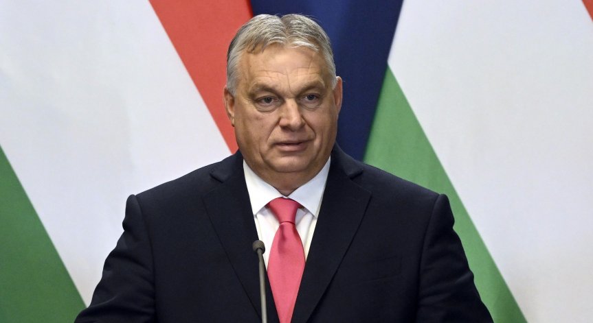 Хиляди в Будапеща поискаха оставката на Орбан и главния прокурор на Унгария
