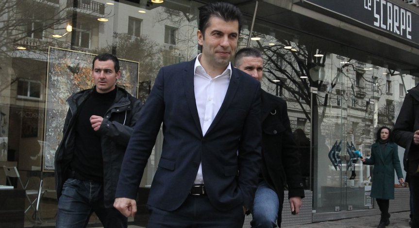 Продължава делото на Кирил Петков срещу Бойко Борисов
