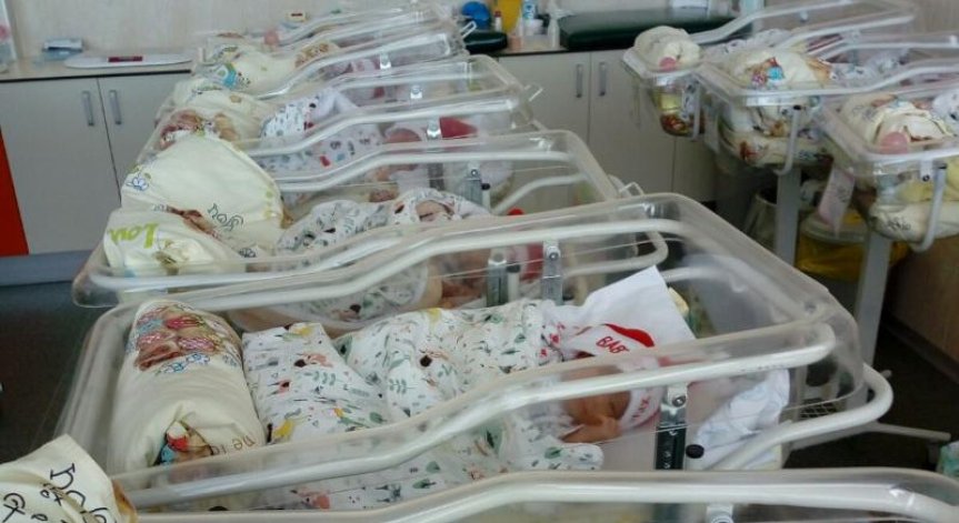 Две момченца проплакаха за първи път в новогодишната нощ в 