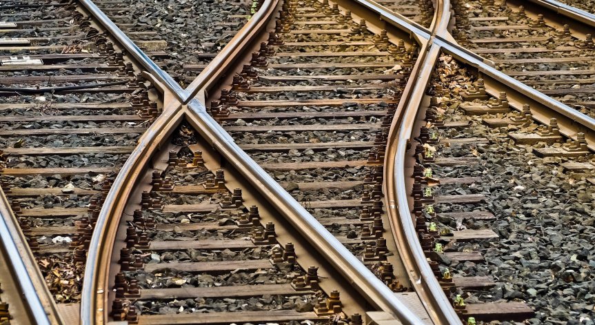 Министър Събев уволни шефа на 