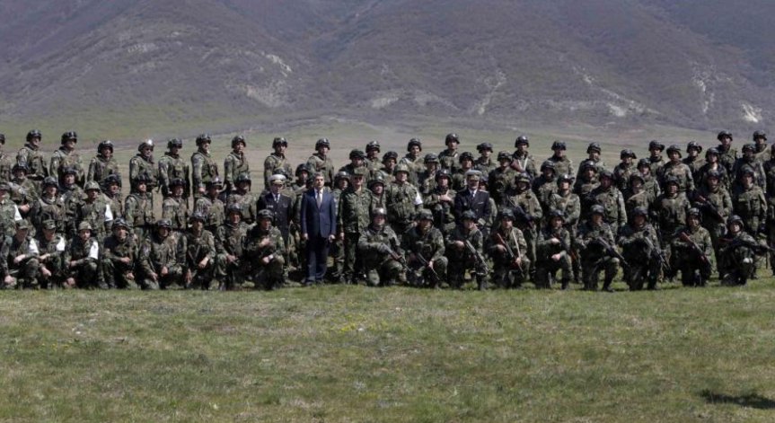 Плевнелиев: Проблемите на армията не трябва да се политизират